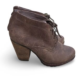 Eastland Victoria Ankle Boots, Brown Leather, Size 6.5M